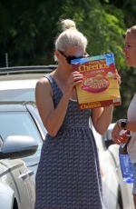 ELIZABETH BANKS Out in Los Angeles Watching Solar Eclipse 08/21/2017