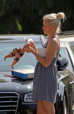 ELIZABETH BANKS Out in Los Angeles Watching Solar Eclipse 08/21/2017