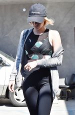 EMMA ROBERTS Shopping at Furniture Store in West Hollywood 08/21/2017