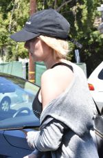EMMA ROBERTS Shopping at Furniture Store in West Hollywood 08/21/2017
