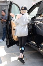 EMMA ROBERTS Shopping at Furniture Store in West Hollywood 08/21/2017