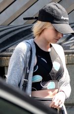 EMMA ROBERTS Shopping at Furniture Store in West Hollywood 08/21/2017