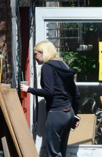 EMMA STONE at Maniac Set in New York 08/17/2017