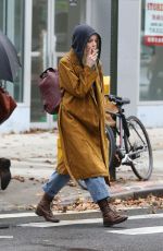 EMMA STONE on the Set of Netflix