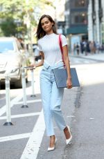GIZELE OLIVEIRA Arrives at Victoria
