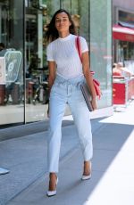 GIZELE OLIVEIRA Arrives at Victoria