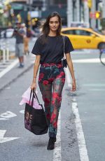 GIZELE OLIVEIRA at Fittings for Victoria