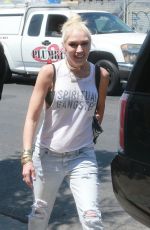 GWEN STEFANI Leaves Museum of Ice Cream in Los Angeles 08/21/2017