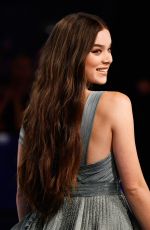 HAILEE STEINFELD at 2017 MTV Video Music Awards in Los Angeles 08/27/2017