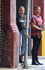 HAILEY BALDWIN adn Pastor Carl Lentz Out in New York 08/20/2017