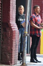 HAILEY BALDWIN adn Pastor Carl Lentz Out in New York 08/20/2017
