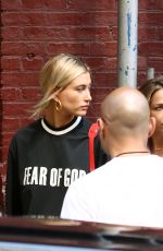 HAILEY BALDWIN adn Pastor Carl Lentz Out in New York 08/20/2017