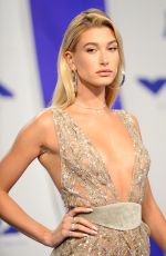 HAILEY BALDWIN at 2017 MTV Video Music Awards in Los Angeles 08/27/2017