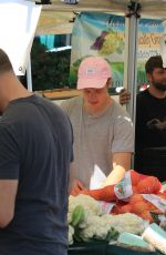 HANNAH GLASBY Shopping at Farmer