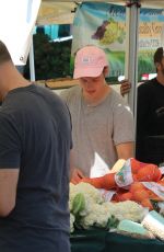 HANNAH GLASBY Shopping at Farmer