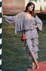 ISABELI FONTANA Sightings in Venice 08/30/2017