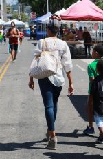 JAZMYN SIMON Shoping at Farmer
