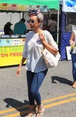 JAZMYN SIMON Shoping at Farmer