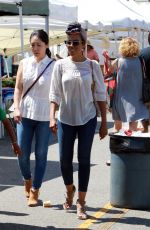 JAZMYN SIMON Shoping at Farmer