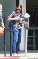 JENNIFER GARNER Out and About in Brentwood 08/21/2017