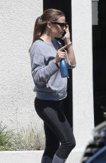JENNIFER GARNER Out and About in Santa Monica 08/28/2017