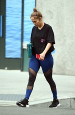 JENNIFER LOPEZ Arrives at a Gym in New York 08/08/2017