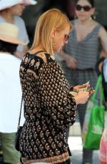 JODIE SWEETIN Shopping at Farmer