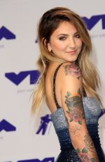 JULIA MICHAELS at 2017 MTV Video Music Awards in Los Angeles 08/27/2017