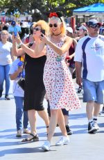 KARLIE KLOSS Celebrates Her 25th Birthday with $15,000 Lunch at Disneyland 08/04/2017