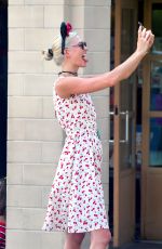 KARLIE KLOSS Celebrates Her 25th Birthday with $15,000 Lunch at Disneyland 08/04/2017