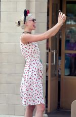 KARLIE KLOSS Celebrates Her 25th Birthday with $15,000 Lunch at Disneyland 08/04/2017