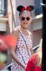 KARLIE KLOSS Celebrates Her 25th Birthday with $15,000 Lunch at Disneyland 08/04/2017
