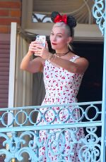 KARLIE KLOSS Celebrates Her 25th Birthday with $15,000 Lunch at Disneyland 08/04/2017