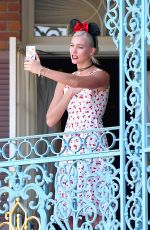 KARLIE KLOSS Celebrates Her 25th Birthday with $15,000 Lunch at Disneyland 08/04/2017