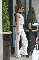 KATE BECKINSALE Heading to Live with Kelly and Ryan in New York 08/08/2017