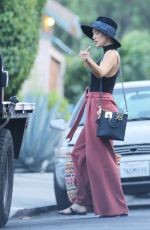 KATE HUDSON Out and About in Los Angeles 08/12/2017