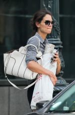 KATIE HOLMES Shopping Home Decor in New York 08/12/2017
