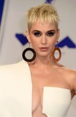 KATY PERRY at 2017 MTV Video Music Awards in Los Angeles 08/27/2017