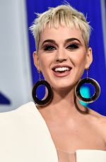 KATY PERRY at 2017 MTV Video Music Awards in Los Angeles 08/27/2017