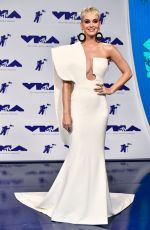 KATY PERRY at 2017 MTV Video Music Awards in Los Angeles 08/27/2017