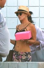 KATE HUDSON Leaves a Dance Studio in Los Angeles 08/06/2017