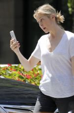 KELLY RUTHERFORD Out Shopping in New York 08/17/2017