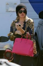 KHLOE KARDASHIAN Arrives at a Studio in Studio City 08/18/2017