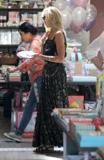 KIMBERLY STEWART Shopping in Studio City 08/21/2017