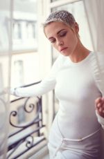 KRISTEN STEWART in Harper