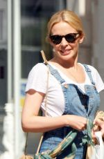 KYLIE MINOGUE Out for Lunch in London 08/11/2017