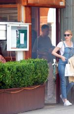 KYLIE MINOGUE Out for Lunch in London 08/11/2017