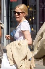 KYLIE MINOGUE Out for Lunch in London 08/11/2017