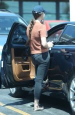 LANA DEL REY Out for Lunch at Oaks Gourmet Market in Los Feliz 08/26/2017