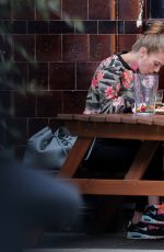 LARA STONE Lunch with a Friend in London 08/20/2017